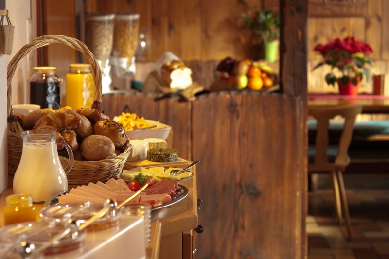 boulangerie-ST DALMAS LE SELVAGE-min_breakfast_buffet_food_restaurant_meal_hotel_plate_fresh-718745